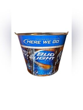 BUD LIGHT METAL ICE BUCKET Galvanized Metal Bucket with Top Handle in Blue/Tan